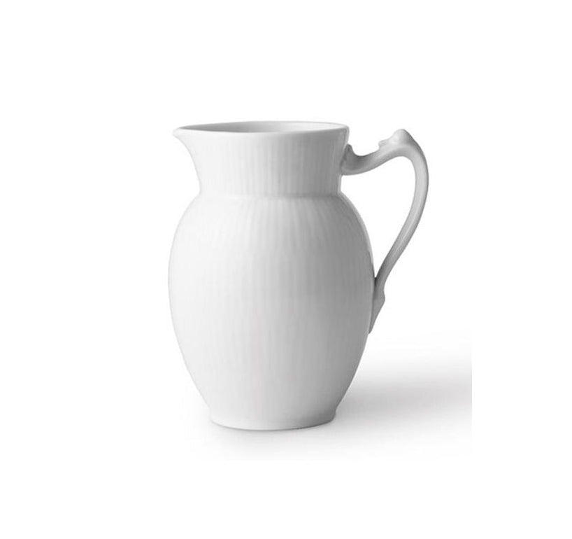 Hvid riflet kande - 38 cl.